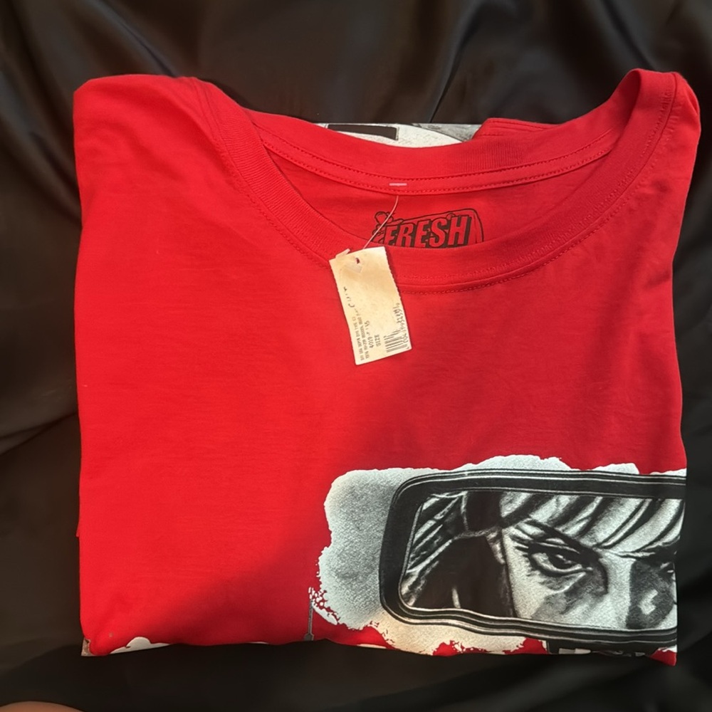Item 74 Men’s Tee Size 5XL - Picture 5 of 5